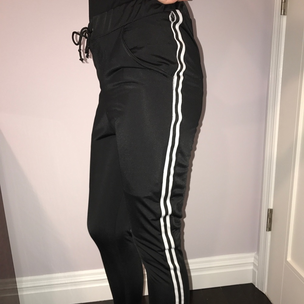 Boohoo Black and White Sweatpants